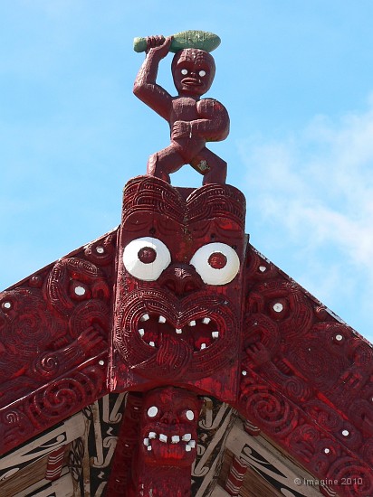 5.10- Detail de scupture de la maison communautaire.JPG